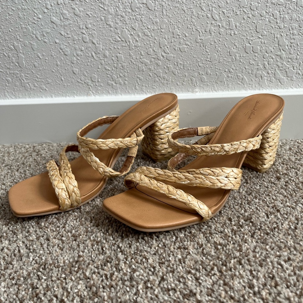 NWOT Woven Heels